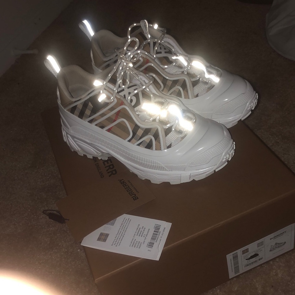 $400 Worn Burberry shoe